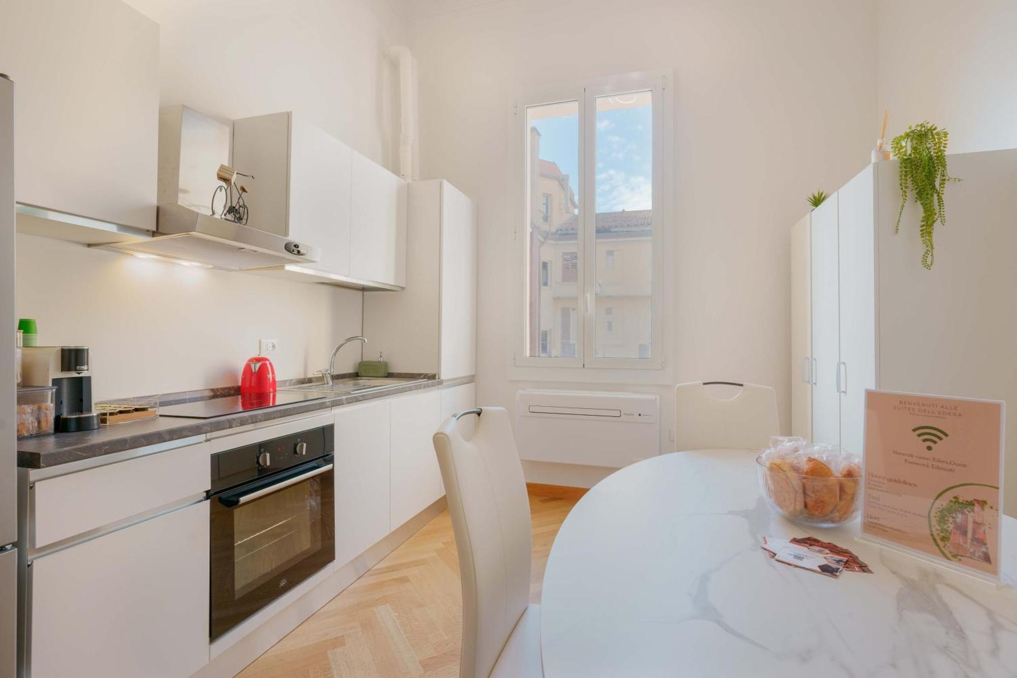 Le Suites Dell'Edera - Historic Palace With Old Town Views, Bologna